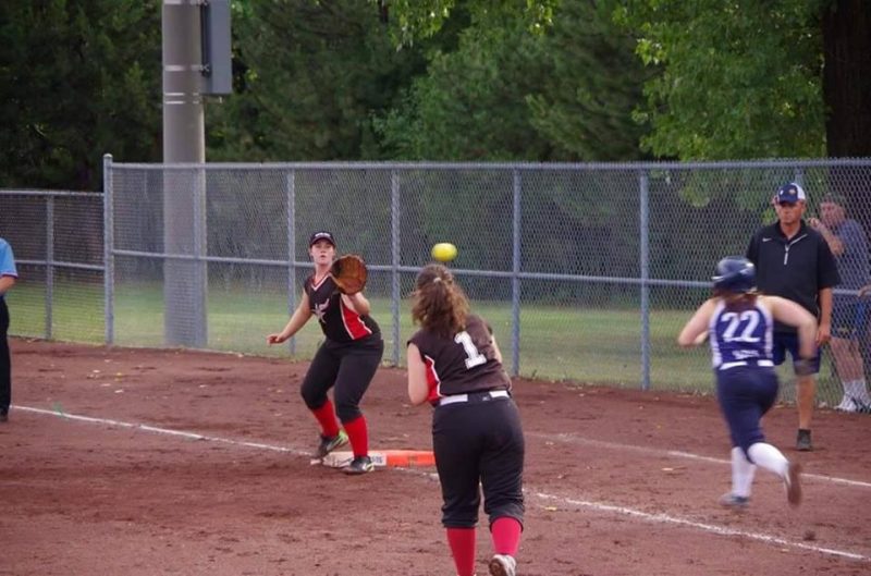 Gabrielle Hébert de Saint-Basile-le-Grand et ses coéquipières de l’équipe de softball de la Rive-Sud ont mis la main sur le bronze.