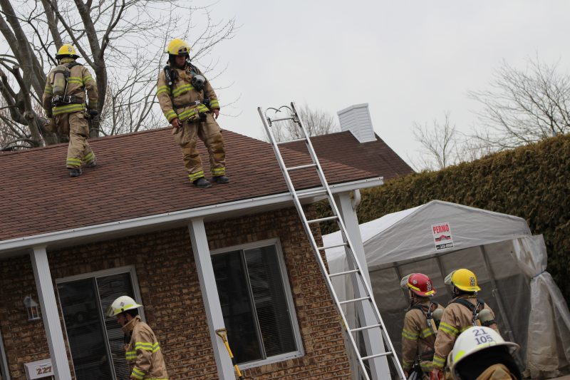 Les pompiers ont réussi à limiter les dégâts à la cuisine.