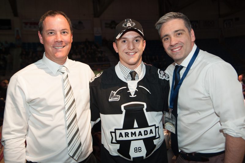 Un ancien du Tricolore à Beloeil : L’ancien défenseur du Canadien de Montréal, Francis Bouillon, a accepté d’occuper la présidence d’honneur de la 34 <V>e<V> édition du Tournoi Provincial bantam de Belœil. En 2017, les organisateurs réservent plusieurs nouveautés pour la 35e édition.