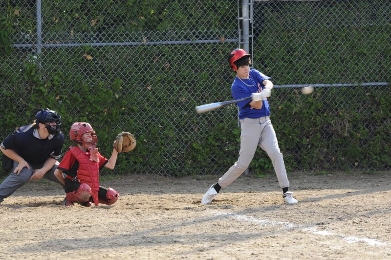 Un ancien du Tricolore à Beloeil : L’ancien défenseur du Canadien de Montréal, Francis Bouillon, a accepté d’occuper la présidence d’honneur de la 34 <V>e<V> édition du Tournoi Provincial bantam de Belœil. En 2017, les organisateurs réservent plusieurs nouveautés pour la 35e édition.