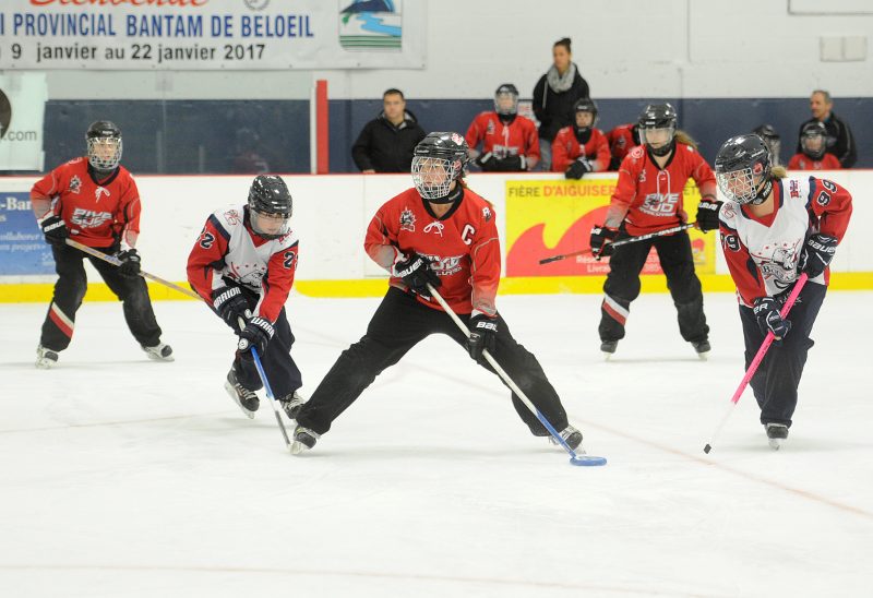 L'ambiance était à son comble, lors de la partie de la saison régulière de la Ligue Nationale de Ringuette (LNR) opposant La Rive-Sud contre Le Royal de Bourassa.