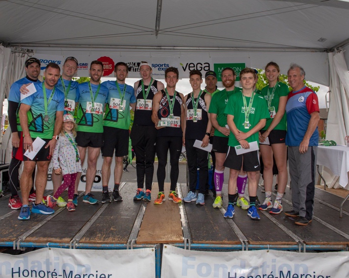 Les gagnants du Défi-corporatif: l'équipe du Groupe Robin, l'équipe de L'Œil Régional et l'équipe de la Maison de la Course. Photos: Gracieuseté.
