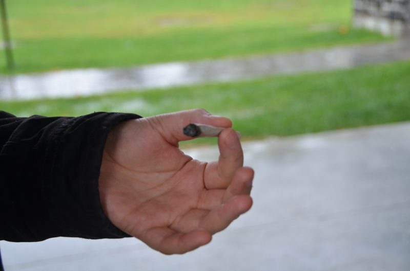 Les fumeurs ne pourront plus consommer de cannabis dans les endroits publics.
Photo: Archives