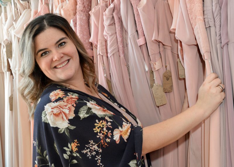 Justine Alexandre dans sa boutique Espace Blanc de Blancs. Photo François Larivière | L’Œil Régional ©