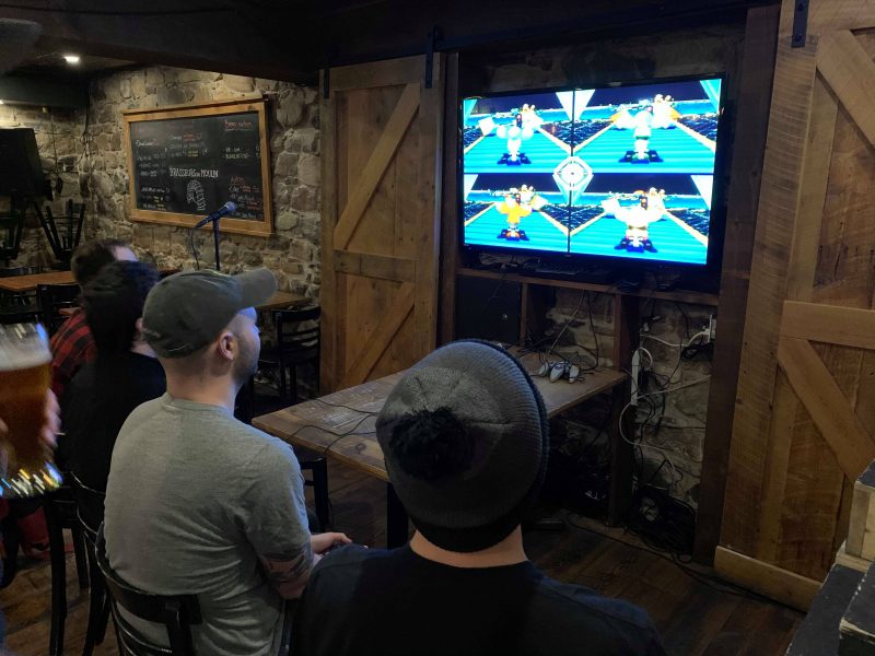 Des joueurs ont participé à un tournoi de Mario Kart 64. Photo gracieuseté